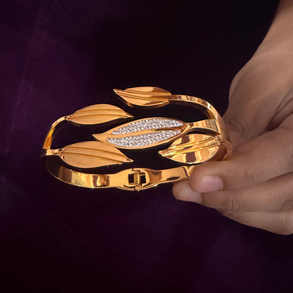 Royal Leaf Design Bracelet with Sparkling CZ Stones sku 1107