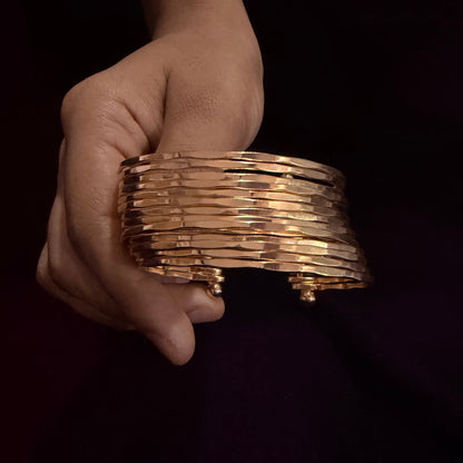 🔥 Royal Hammered Gold Cuff Bracelet – Premium Statement Kada for Women ✨ sku 1116