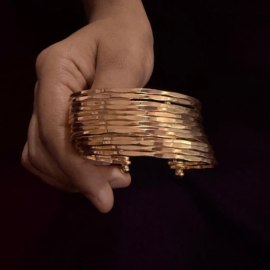 🔥 Royal Hammered Gold Cuff Bracelet – Premium Statement Kada for Women ✨ sku 1116