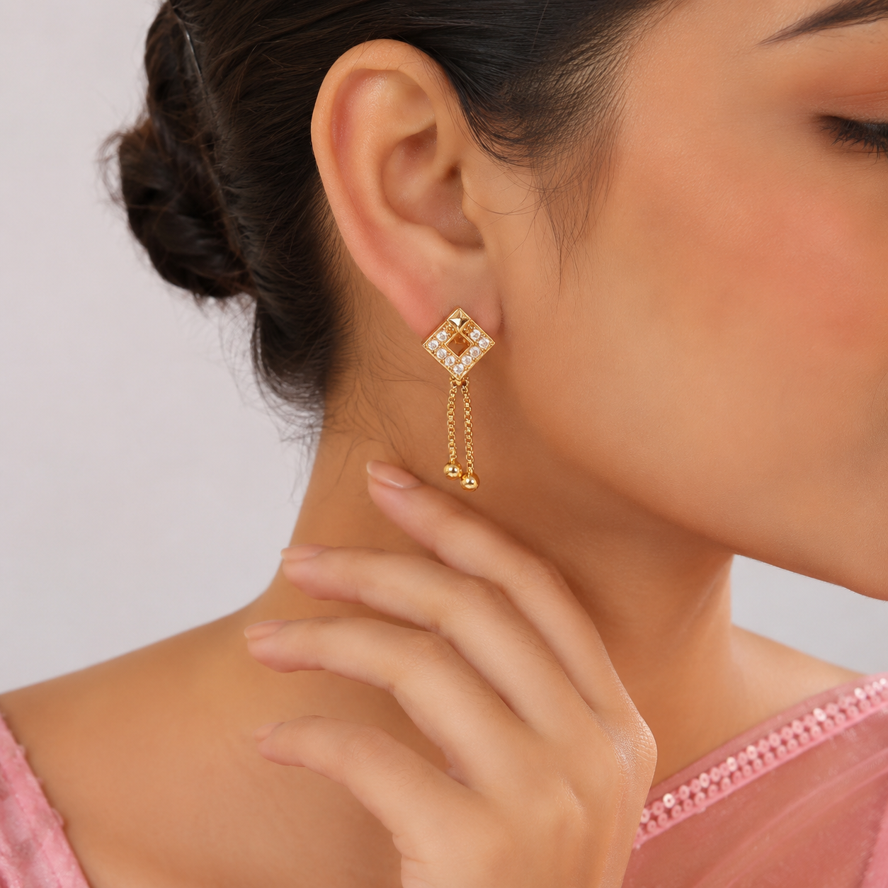 Square stud with White Ruby stones 417